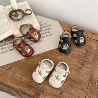 Wholesale 3-18M Baby Flower Embroidered Shoes Non-Slip