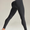 Women Outdoor Wear Seamless Yoga Pants for Running and Outdoor Sports